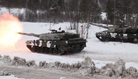 多国間演習「Cold Response 14」ノルウェー軍 戦車による雪上実射デモ