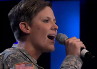 米陸軍「のど自慢大会」で女性軍曹が優勝