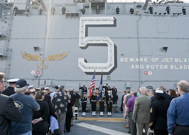 USS ペリリュー退役記念式典が開催、タラワ級強襲揚陸艦が全て退役に