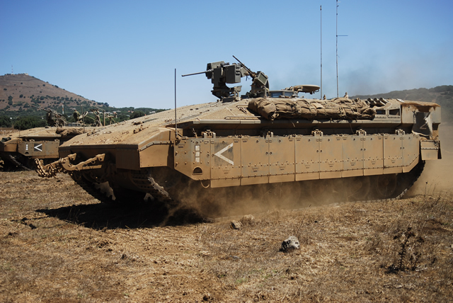 イスラエル、装甲兵員輸送車「ナメル」の生産契約を米GDLS社との間で締結