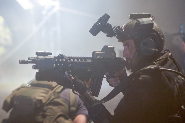 イスラエル軍×米海兵隊特殊部隊によるパイロット救出の共同作戦を描く『ジャーヘッド　―３６時間―』