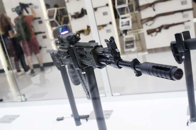 西側の7.62×51mm弾薬を使用するカラシニコフ「AK-308」のプロトタイプが公開