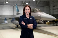 ロッキード・マーチン、専属の女性航空フォトグラファー Liz Kaszynski 氏紹介映像を公開