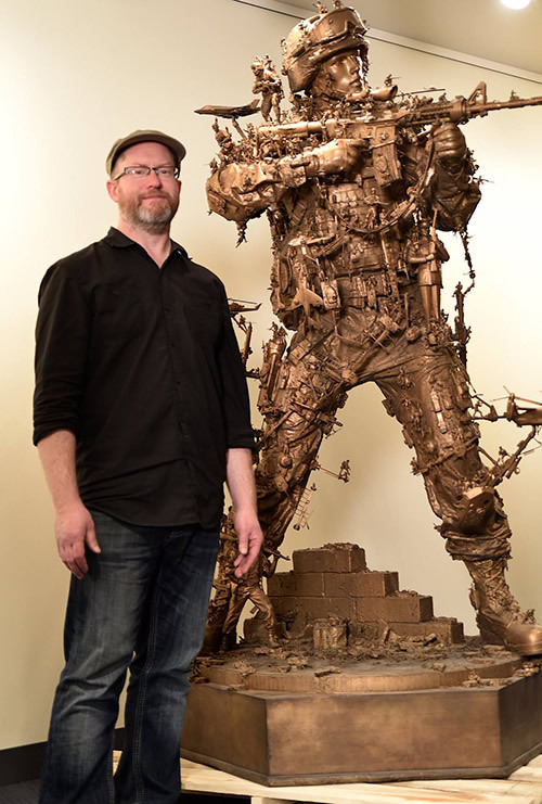 米国立海兵隊博物館に彫刻家クリス・カックシー氏作のバロック調作品が公開