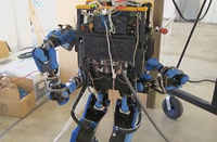 DARPA 主催ロボット競技会で日本の「SCHAFT」が前哨戦を1位通過