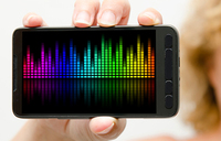 「音」を使った携帯電話の充電技術、ロンドン大学クイーン・メアリーとマイクロソフト社が開発に成功