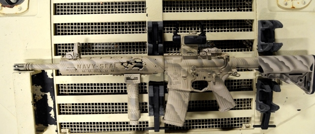 国立シールズ博物館、Blackhawk Custom の AR-15 クローン抽選会を開催