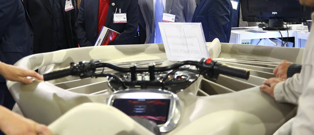 ポーランド企業がスズキ製Hayabusaエンジンを搭載した軍用ホバーバイク「ラプター」を初公開