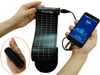 アウトドアシーンで大活躍、スマホ用 PowerFim 社製ソーラーパネル充電「ロールアップ mini」