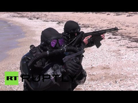 ロシア水中工作員による特殊作戦用水中銃を使った訓練映像