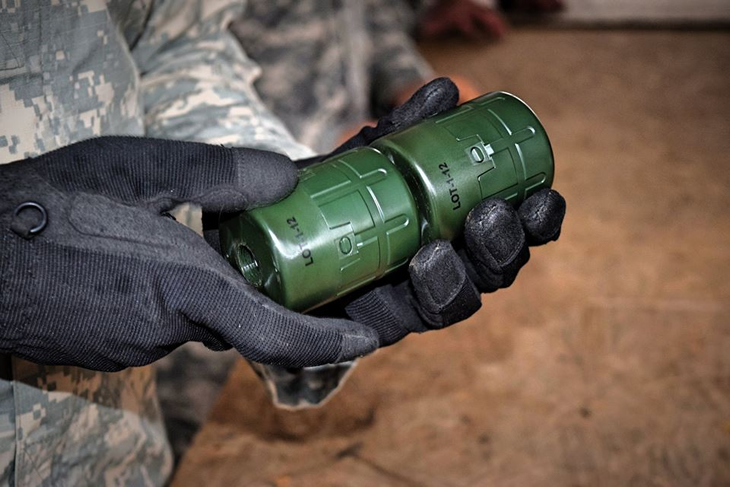 アメリカ陸軍 M67 手榴弾 グレネード 米軍放出品 訓練用 鉄製 - フィギュア