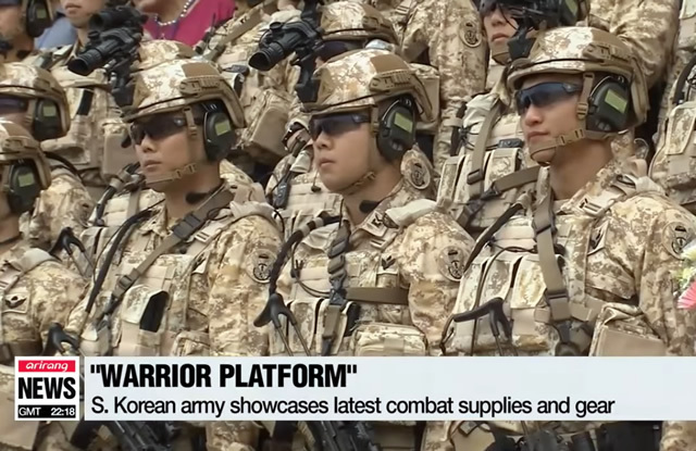 韓国陸軍UAE派兵アーク（Akh）部隊×125名の着用する先進戦闘装備「ウォリアー・プラットフォーム」が初公開