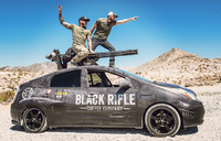 ブラックライフルコーヒーのトヨタ・プリウスは『M61バルカン』で武装。1分間の発射で弾代は2,000万円也