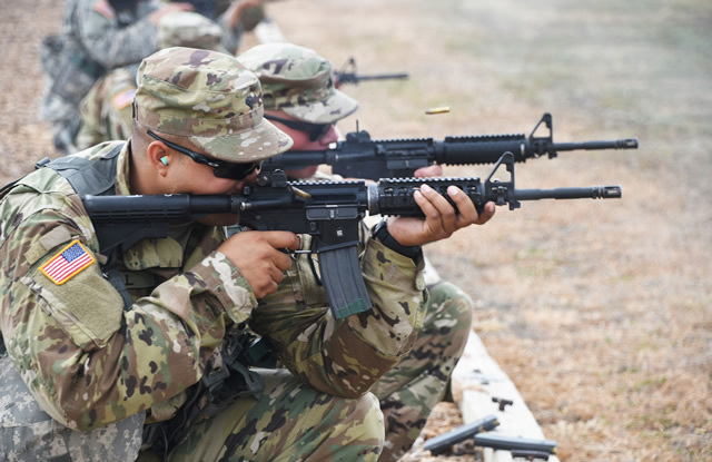 米陸軍 約17万丁のm4 M4a1自動小銃新規調達の提案依頼を予告 ミリブロnews