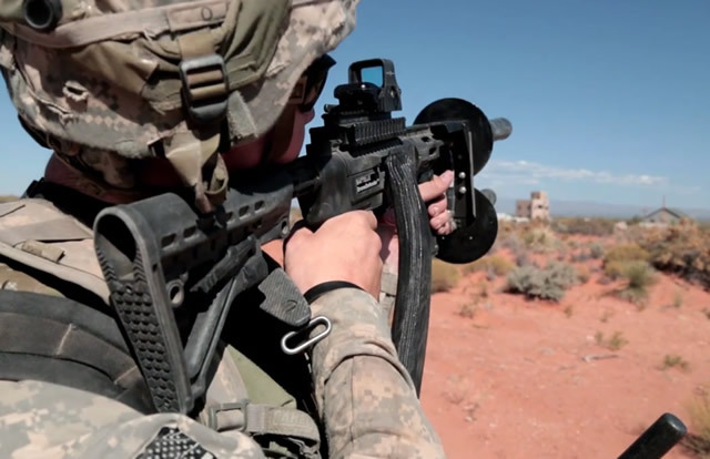 米陸軍が新装備の評価演習で「ドローン・ディフェンダー」を投入