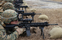 米海兵隊がM4カービンからのリプレイスを企図し、M27 IAR×5万挺余りの追加調達を計画