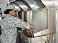 米陸軍、新型「バトルフィールド・キッチン」1,500 台を調達予定
