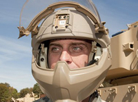爆風から兵士の顔面を保護する改良版ヘルメットシステム「HEaDS-UP」