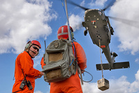 米陸軍、UH-60 Blackhawk ヘリコプター 無人化へ向け実証機の初飛行に成功