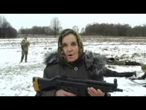 「ロシアの侵略から祖国を護る」ウクライナの 67 歳の老婆が志願して軍事訓練
