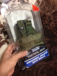 MGS4 ホルスター？ アンクルマイクス、ユニバーサルホルスター