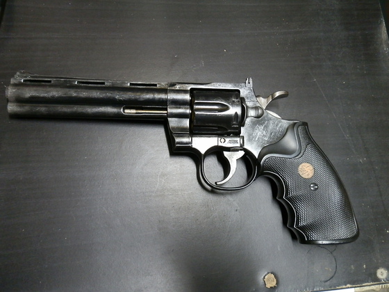 COLT パイソン357マグナム　ラバーグリップ8インチ　ダメージ過ぎる仕上げ