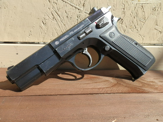 CZ75ファースト　ブルーイングなテカテカ仕様を目指した！・・・けど・・・