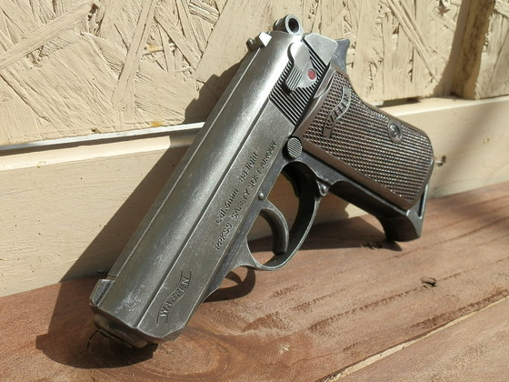 ワルサーPPK・・・？