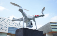箱出しスグ空撮、DJI小型クアッドコプター「PHANTOM」