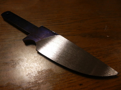 ナイフ　ブレードの削り。