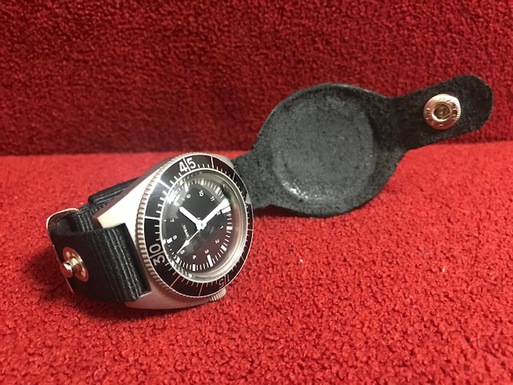 ナム戦 SEALsが少数使用の腕時計用レプリカ革製カバー