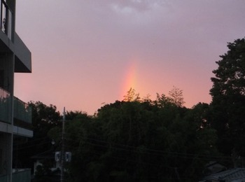昨日の虹と今朝の地震