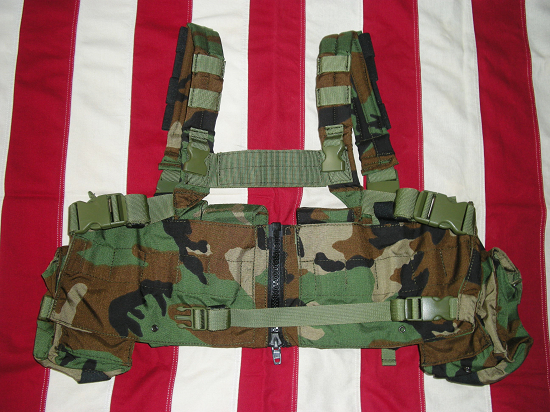 Toy Soldier LBT-1961A-R Style Chest Rig（Woodland）