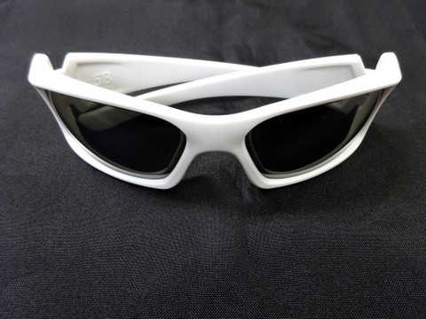 白い5Bサングラス