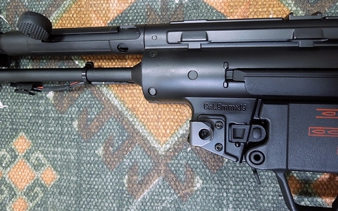 VFC 電動MP5 ダイキャストとスチールプレス比較