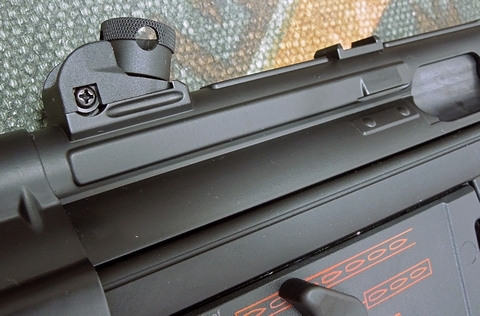 VFC 電動MP5 ダイキャストとスチールプレス比較