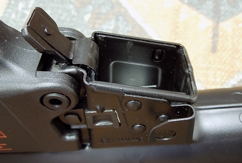 VFC 電動MP5 ダイキャストとスチールプレス比較