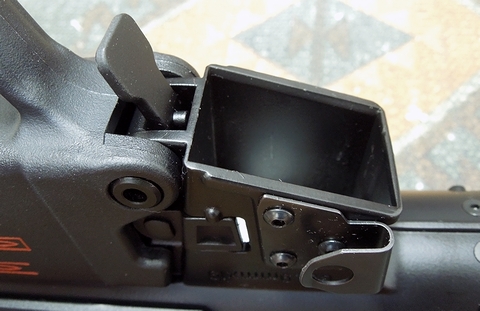 VFC 電動MP5 ダイキャストとスチールプレス比較