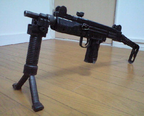 東京マルイ　UZI　短機関銃