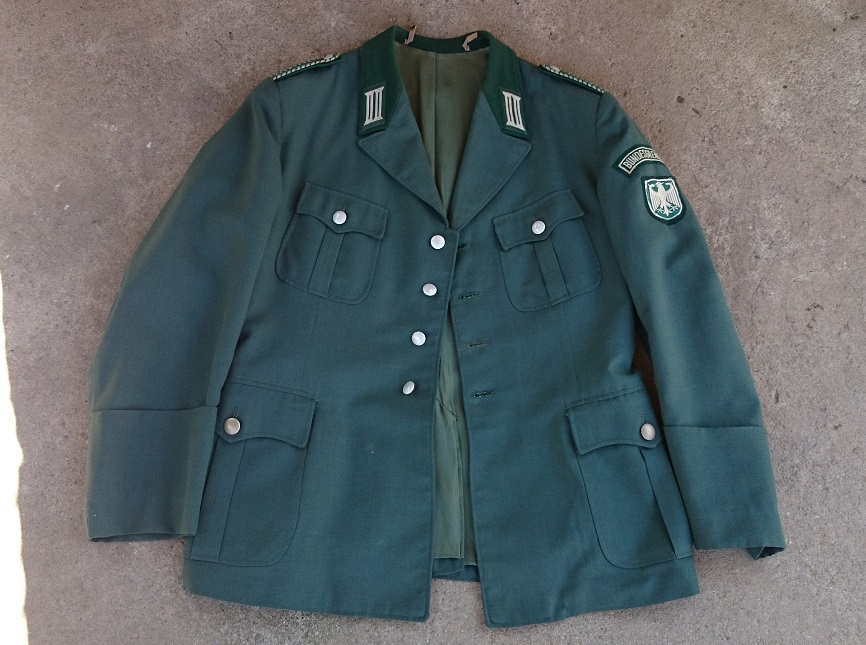 BGS alte Uniformen Jacke für den sommer 旧型夏季制服 上着 1着目