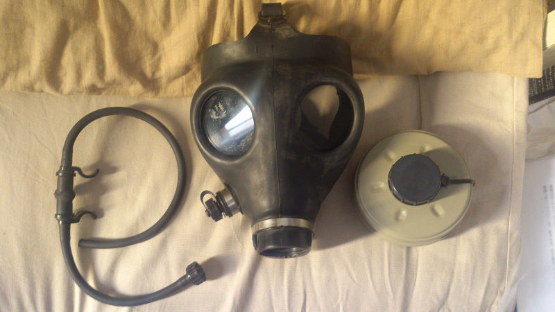 東洋大学革命戦線 ガスマスク改造