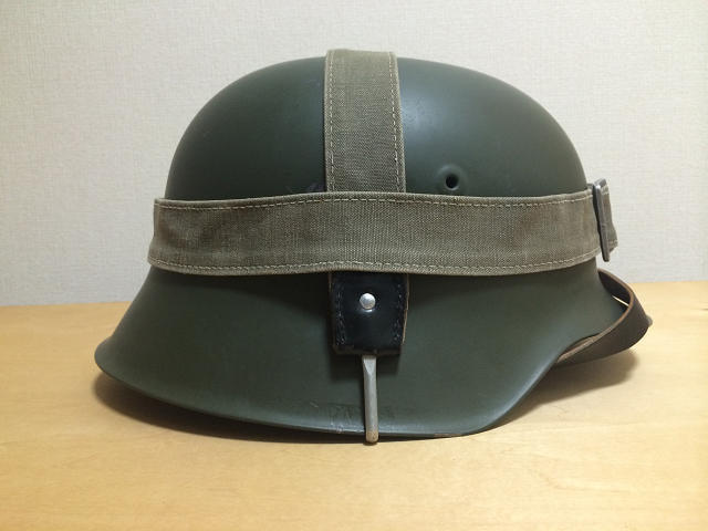 WWIIドイツ軍 ヘルメット用偽装網代用 雑嚢ストラップ  ヘルメット装着方法（実演有）