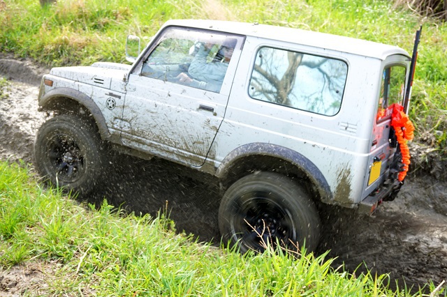 Playing in the MUD　車で泥遊びしてきた！