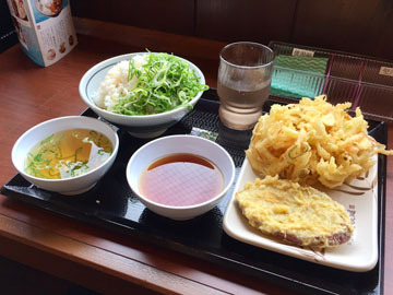 天ぷら定食【丸亀製麺】(´Д｀)