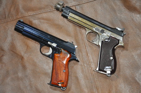 モデルガン SIG P210 銃把はスネークウッド材で特注です。お勧め