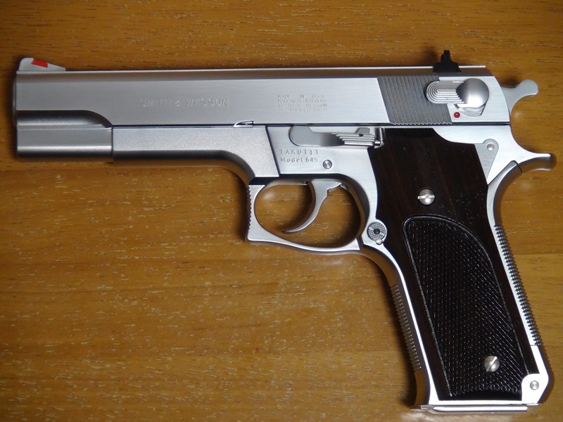 お手軽モデファイ道:対決！S&W.45ガスガン MGC M645 vs. マルゼン ...